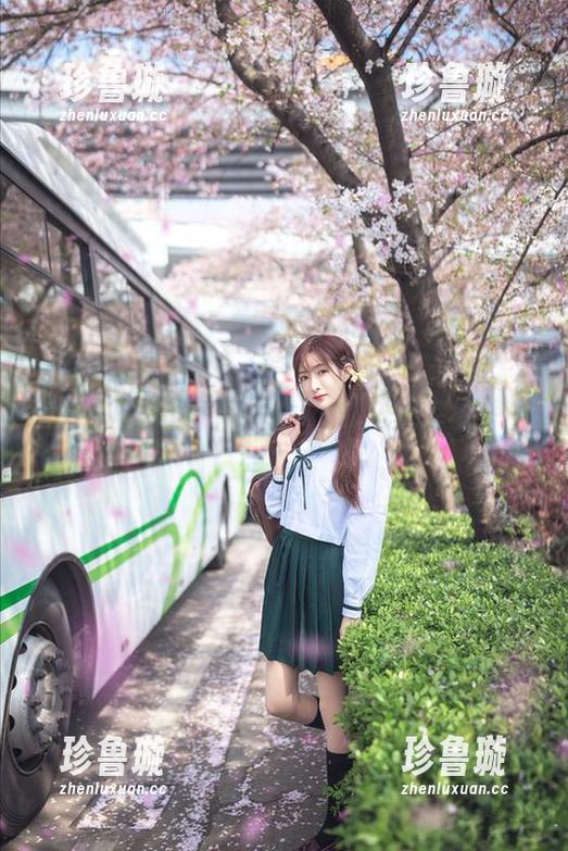 王羽杉 王羽杉的圣诞写真合集:装扮得像个圣诞树的一天