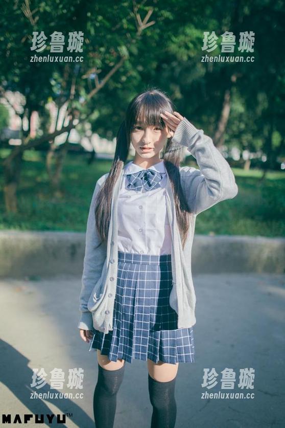 神乐坂真冬 神乐坂真冬的比基尼写真:我在这里担心她会着凉,哈哈!