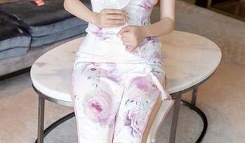 秀人网 – 制服穿上身，吃白菜的vi菜菜私拍美图也能当模特！