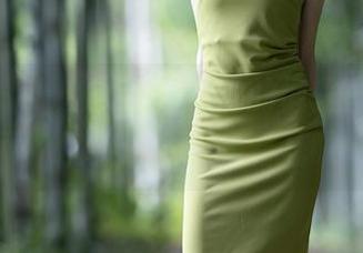 秀人网 – 小魔女奈奈和她的裤里丝，无意间的优雅让人想多看几眼。
