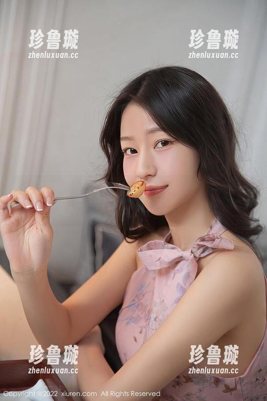 秀人网 - 哇，柚柚小奶瓶美腿写真，发誓看了只想把壁纸换成她！
