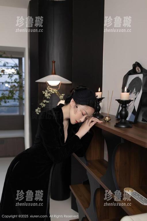 秀人网-玉兔miki 秀人网 - 教室里的玉兔miki:这里的图片资源比任何夏令营都精彩!