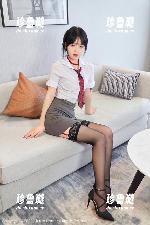 秀人网-程程程 秀人网 - 程程程又给我们带来了更新,图包里的温柔竟有些懵…