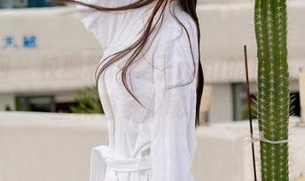 秀人网 – 校服和糯美子nini的作品，网盘里藏着多少秘密呢？