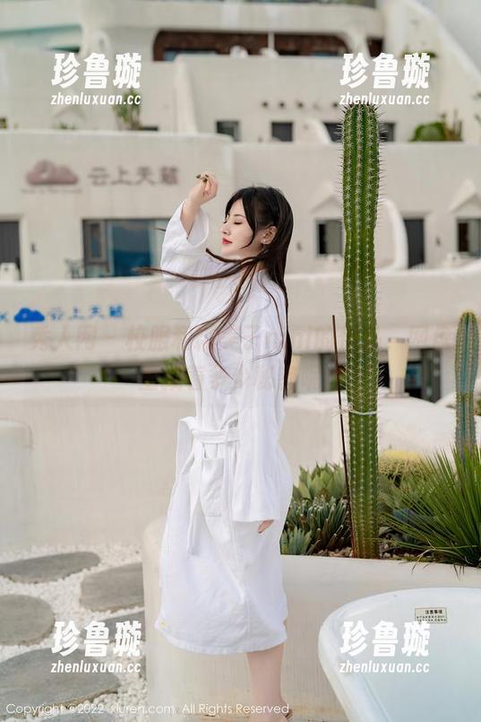 秀人网 - 校服和糯美子nini的作品，网盘里藏着多少秘密呢？