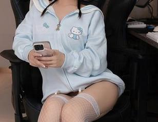 秀人网 – 软软酱校服主题，美图颜值不可小觑，下载加购吧！