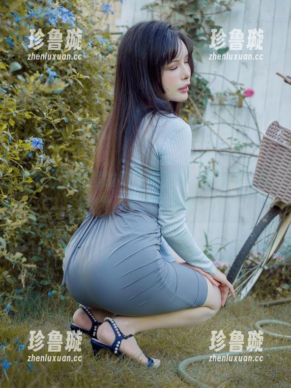 秋和柯基 这组秋和柯基的双马尾写真,有种莫名的可爱,忍不住想捏!