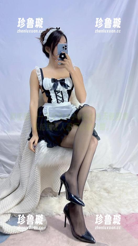 纪念小小v 微密圈 - 一览纪念小小v的白色天使图集,私拍到让人忍不住翻白眼。