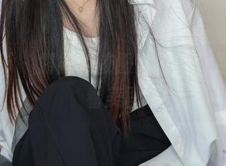绮梦摄影 – 露露的校服大冒险：别问，先看美图