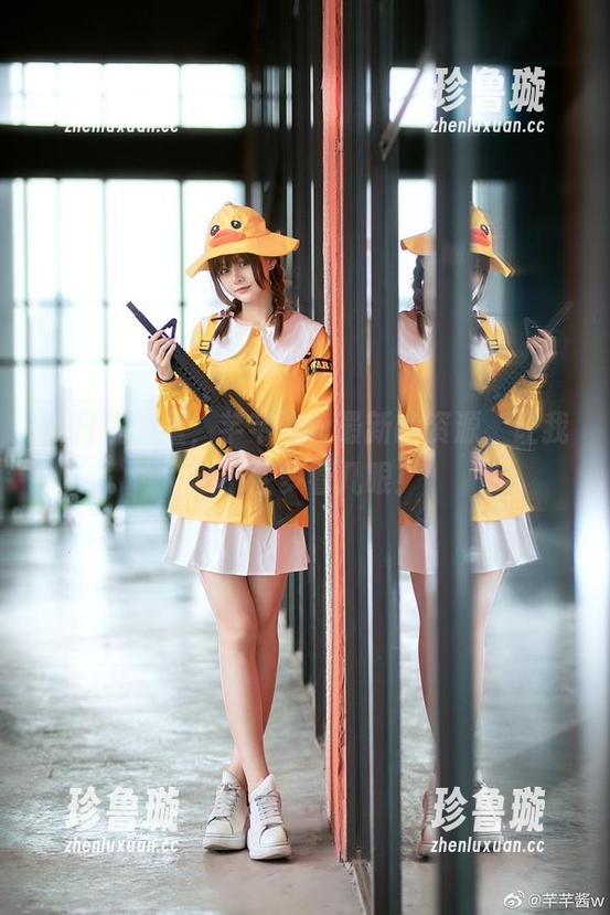 芊芊酱w 夏日氛围里,芊芊酱w最新的资源,让我忍不住多看几眼!