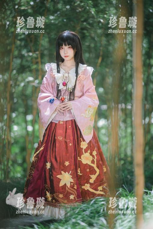 花柒Hana 高清观察:花柒Hana的女孩套图,画面里的HQ模特跟日常一样吗?
