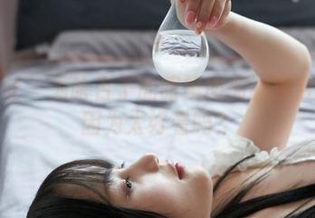 蜜桃社 – 为啥杏子的眼镜图册能免费？是因为太好看吗？