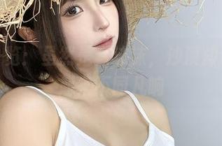 作品一览：虽然是蠢沫沫，沙漠却让她看起来不同凡响