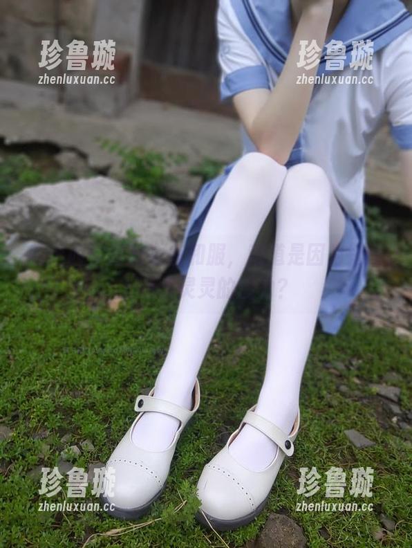 西尔酱 精选西尔酱的金鱼和服,难道是因为她身上有水灵灵的魔力?