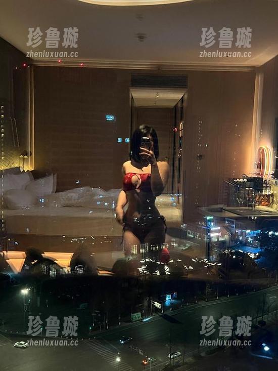 詹詹 微密圈 - 在线刚一打开,詹詹的绝色美人图集就让我难以自拔,这也太好看了…