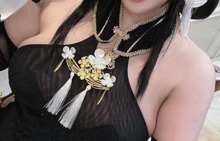 图集更新：贝贝琪Becky和她那些让人咋舌的眼镜选择