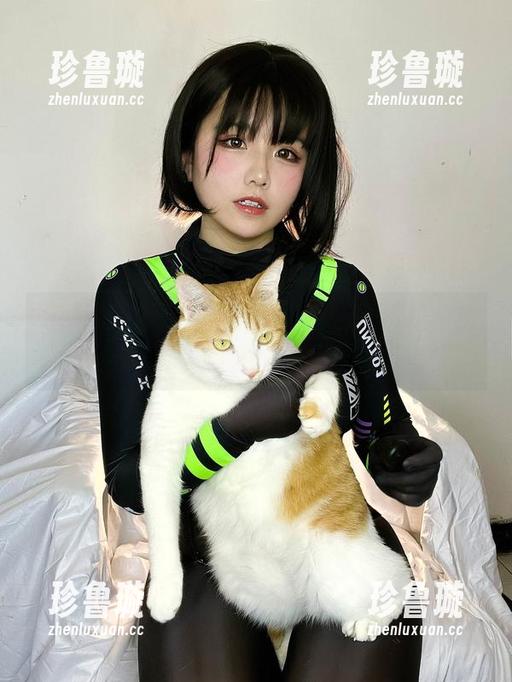 阿半今天很开心 刚翻到阿半今天很开心的图包,旅拍中的我表示:我也想去背影游。