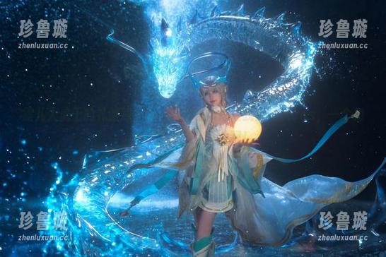 露儿大魔王 露儿大魔王的礼服照,每一张都恨不得让我自己玩cos,一个角色不够好想来几个吧!