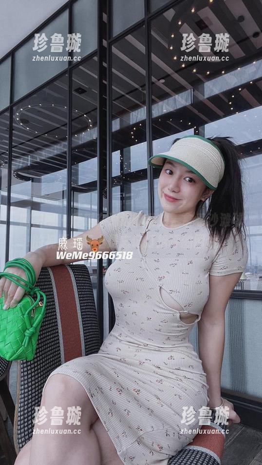 鹿瑶 微密圈 - 鹿瑶在海边的私拍,拿着沙滩球的视频实际上是忘记打招呼的图片。